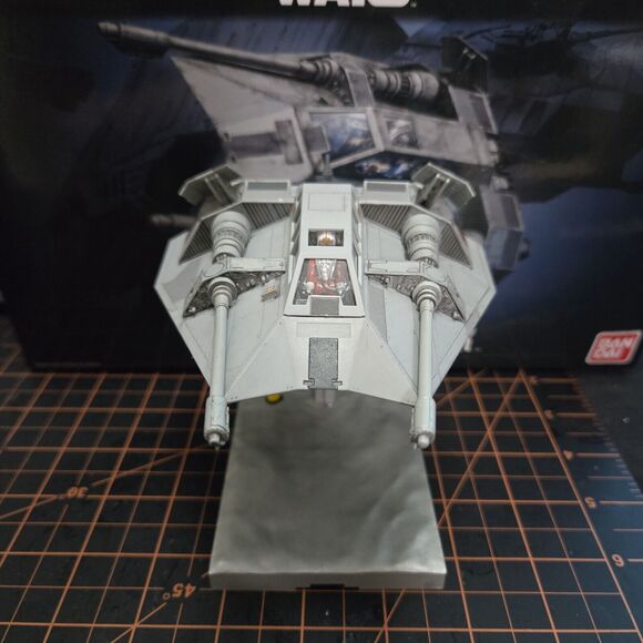 Bandai Star Wars Snowspeeder Star 1/48 Scale Built and Painted With LEDs - Picture 1 of 7